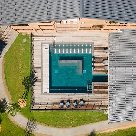 2 Bedroom With Terrace, Pool, Parking Megeve