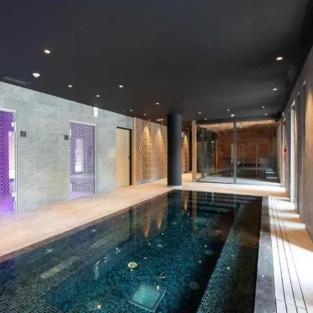2 Bedroom With Terrace, Pool, Parking * Megeve