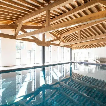 Apartment 2 Bedroom With Terrace, Pool, Parking Megeve